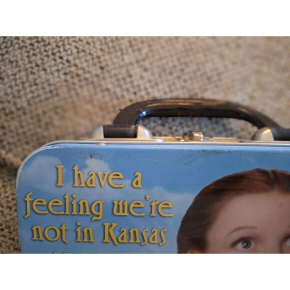 Wizard of Oz Tin Tote Small Lunch Box Tin Man, Cowardly Lion, Scarecrow, Dorothy - Picture 4 of 7